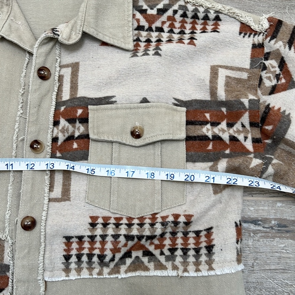 Elleborn Shacket - Picture 6 of 9